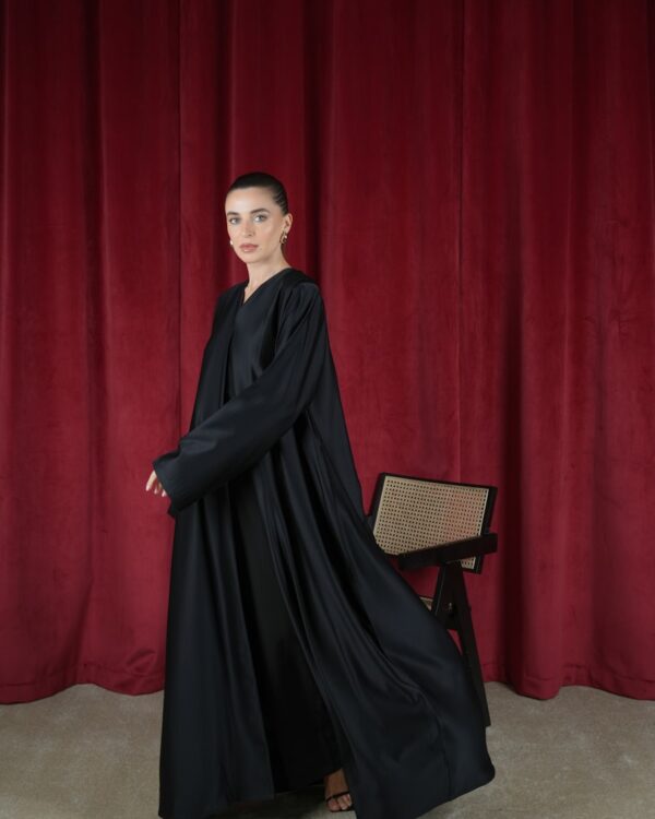 Black Luxury Nidha Abaya